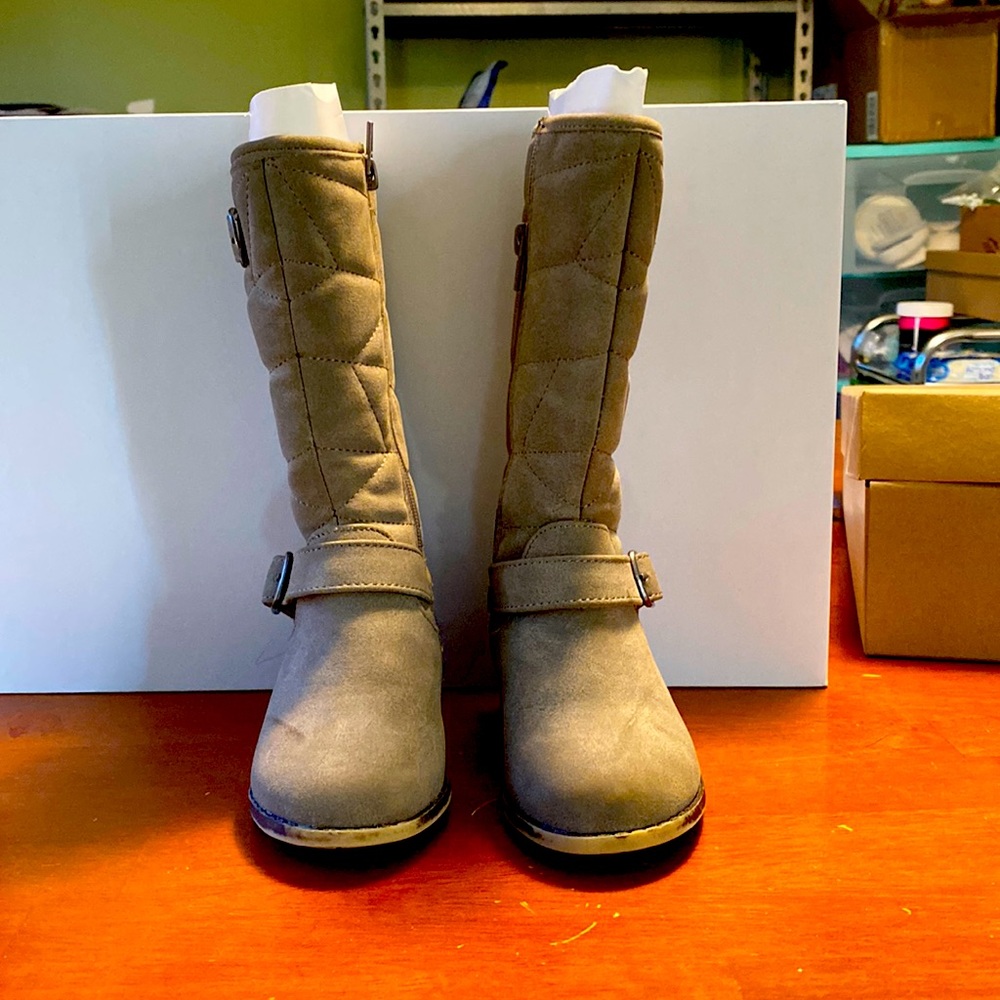 LuckyBrand Kids Boots 7 M